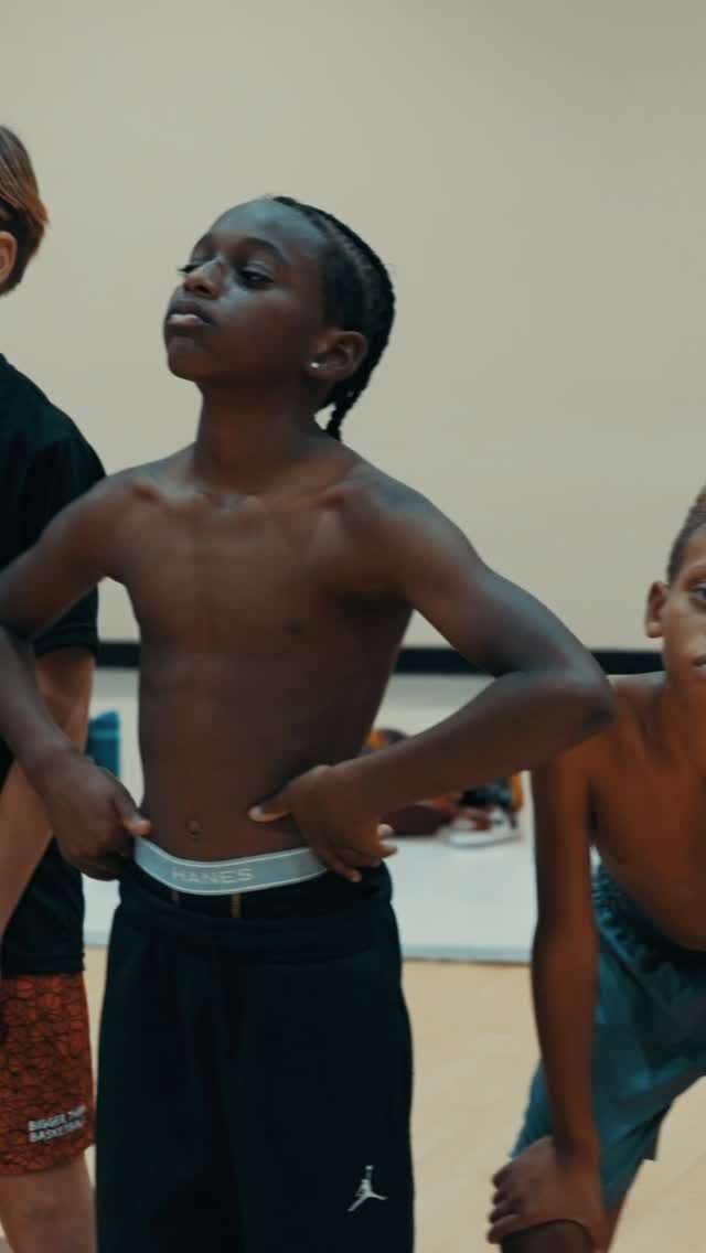 Instagram post from hoophustlers. This post is in position 4.