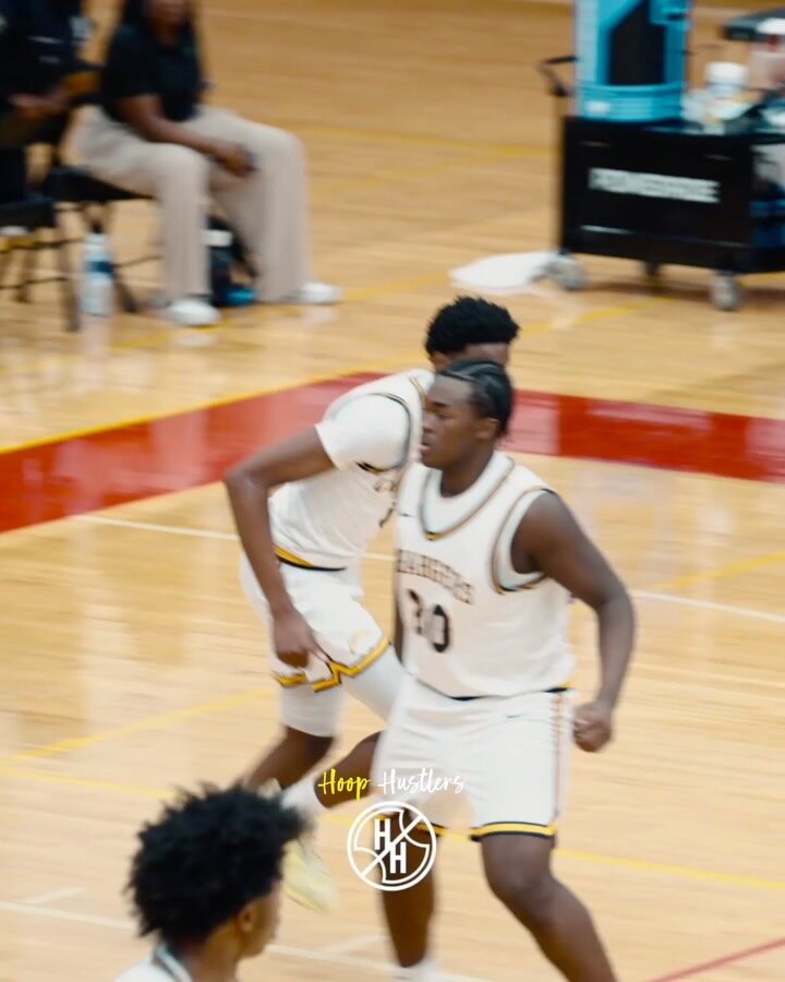 Instagram post from hoophustlers. This post is in position 4.