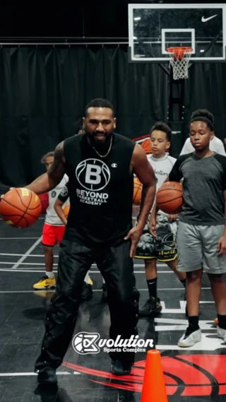 Instagram post from hoophustlers. This post is in position 2.